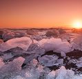 broken-icebergs-in-the-ocean