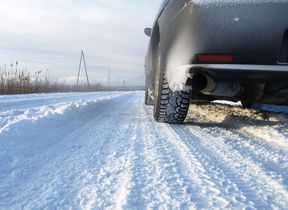 car-undercarriage-in-snow