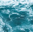 choppy-waters-in-the-ocean