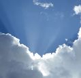 crepuscular-rays-around-cumulus-cloud