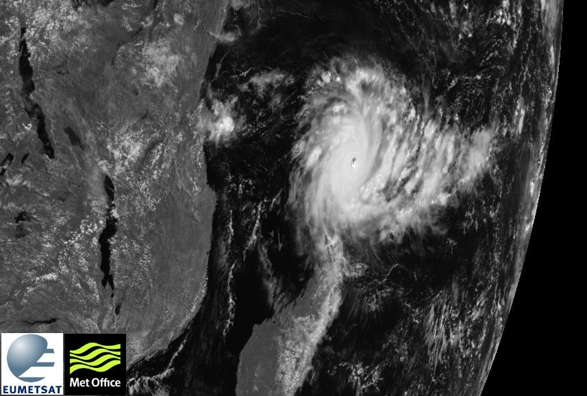 cyclone_fantala_april_2016
