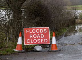 flood-road-closed-sign