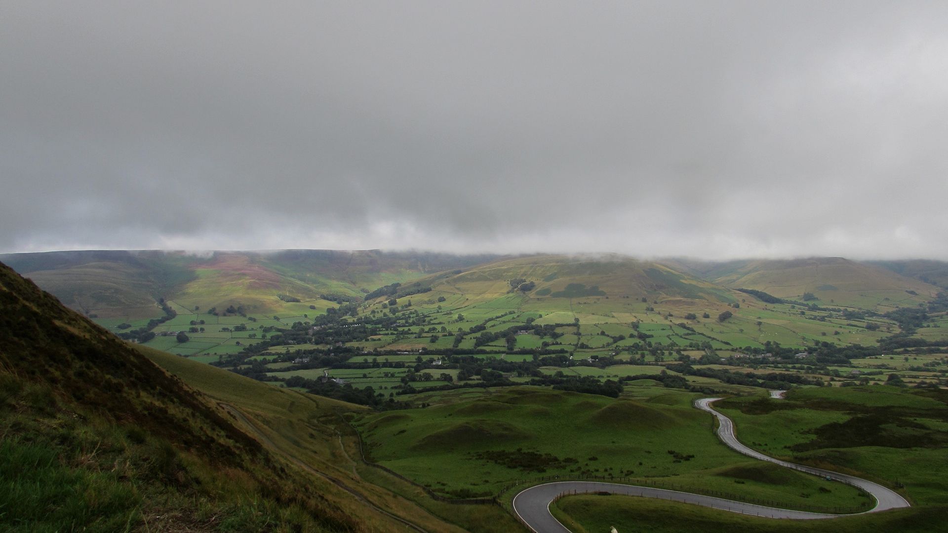 overcast-st-sc-over-peak-district