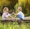 pollen-hayfever-girl-and-boy-in-meadow