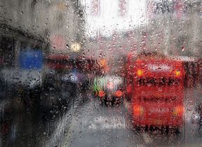 rainy-street-with-bus