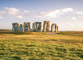 stonehenge-in-summer