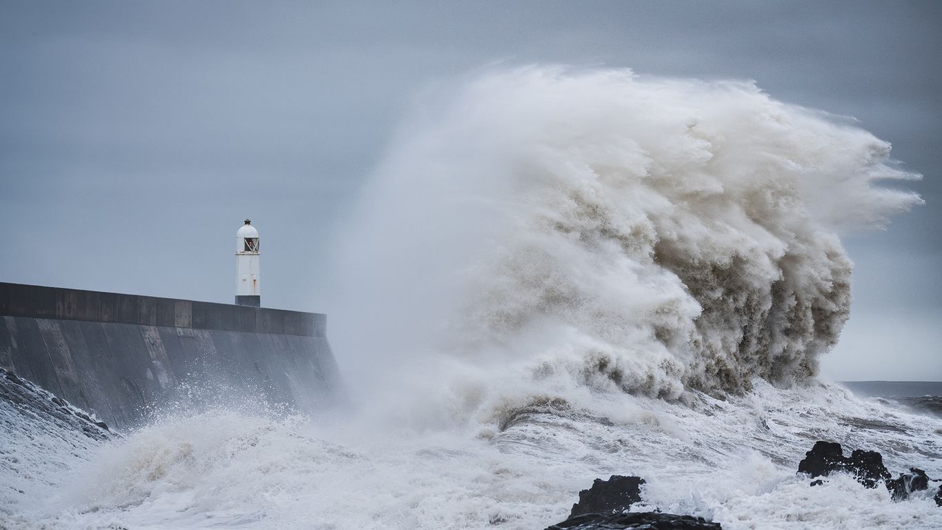 Storm Rhi Storm Darragh brings 90mph gusts and heavy rain - Met Office