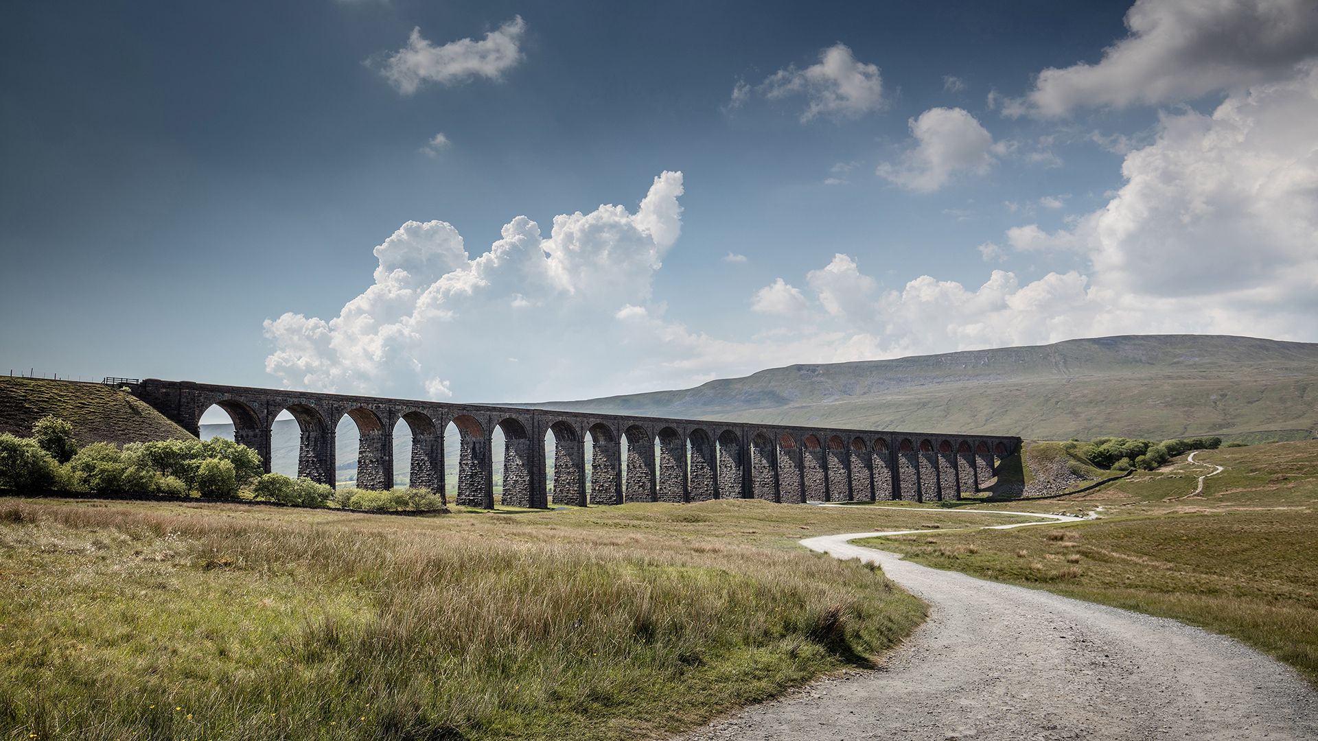 summer-blue-sky-large-cu-ribblehead-viaduct