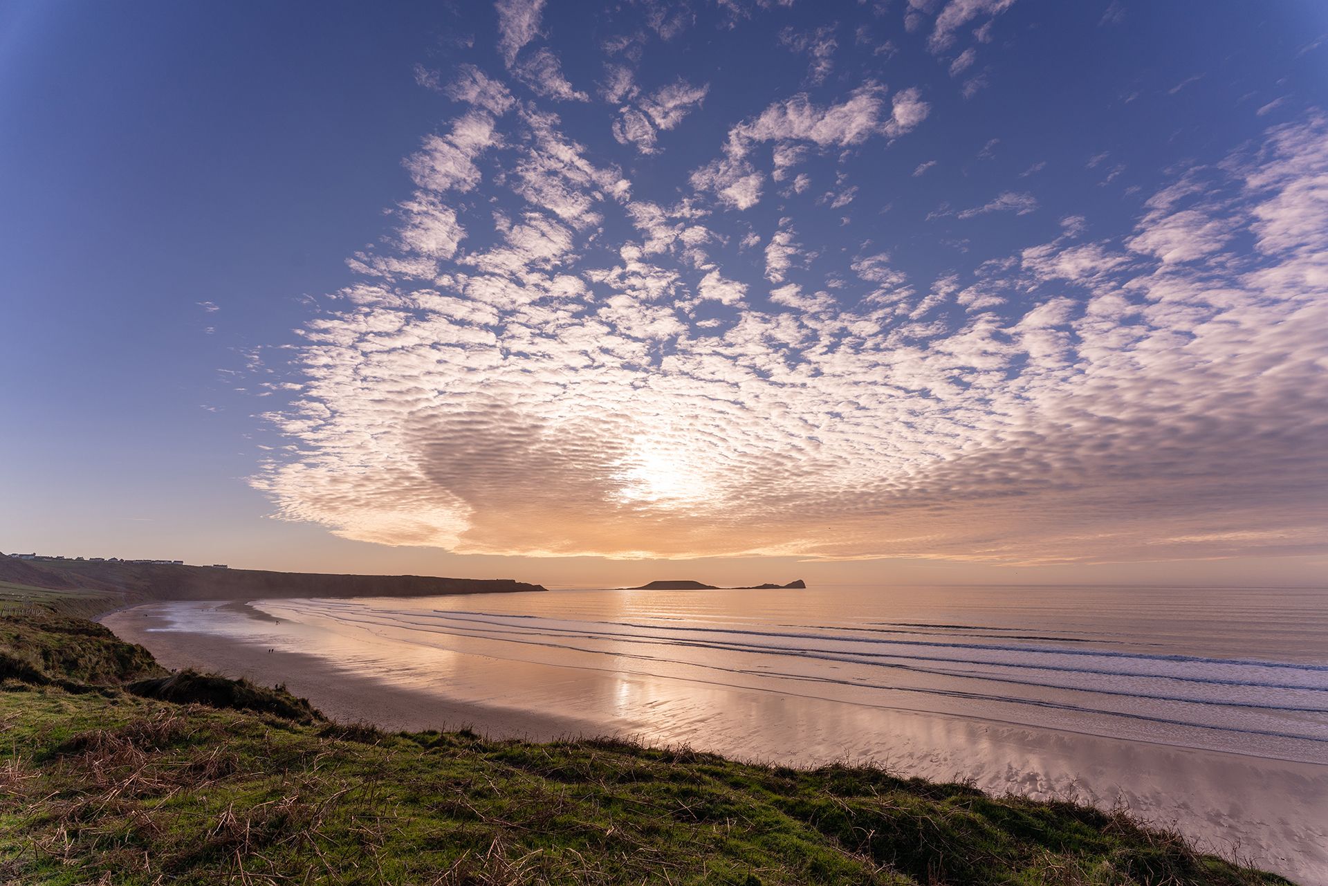 summer-seaside-sunset-altocumulus-llangennith