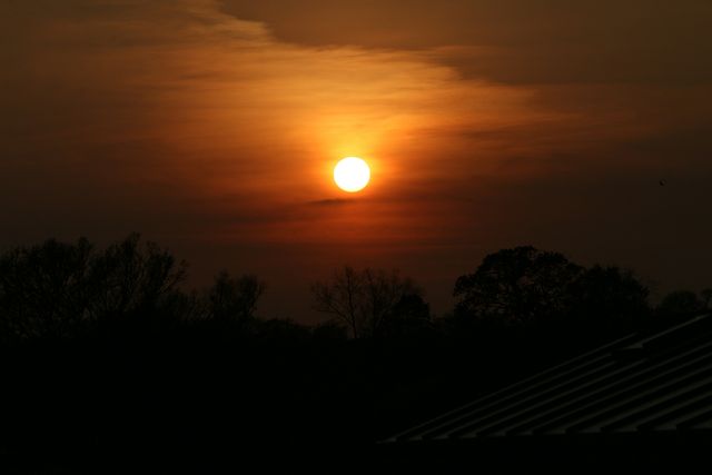 Why The Sky Is Blue And Sunsets Red Met Office why-the-sky-is-blue-and-sunsets-red-met-office