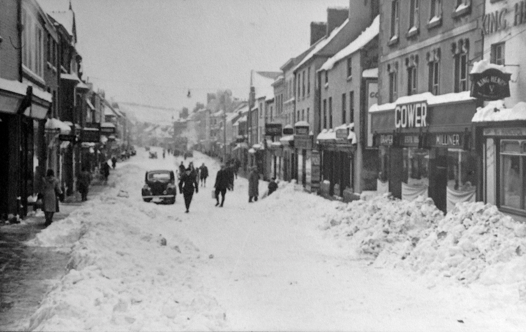 Heavy snow in a town centre in 1947